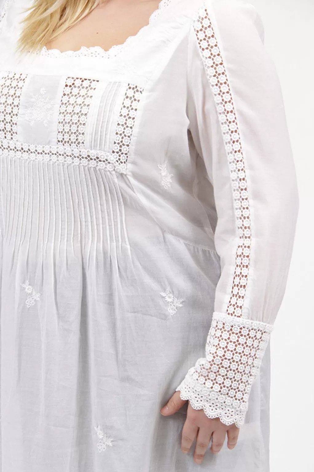 La Cera™ La Cera Plus Size Long Sleeve Lace Detail Top