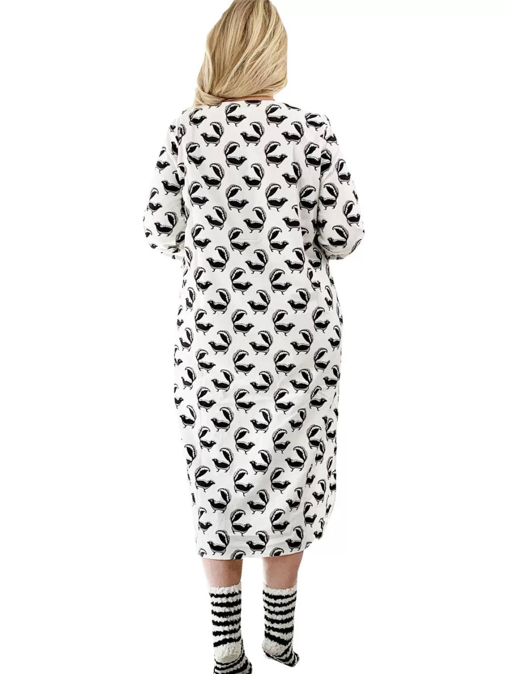 La Cera™ Plus Size Whimsical Skunk Flannel Henley Night Shirt
